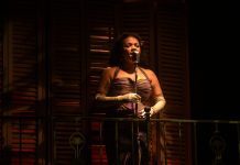 Πώς η Idra Kayne «συνάντησε» την Margaret στην παράσταση «Λεωφορείον ο πόθος» του Τενεσί Ουίλιαμς στο Εθνικό Θέατρο